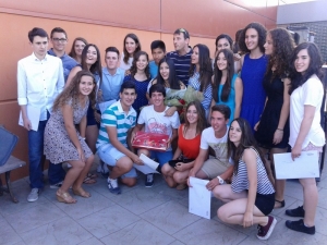 El profesor D. David Magaña, tutor de 4º ESO B, y algunos de sus alumnos de 4º