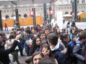 Ahí van los alumnos de 2º y de 3º del Torre de los Espejos